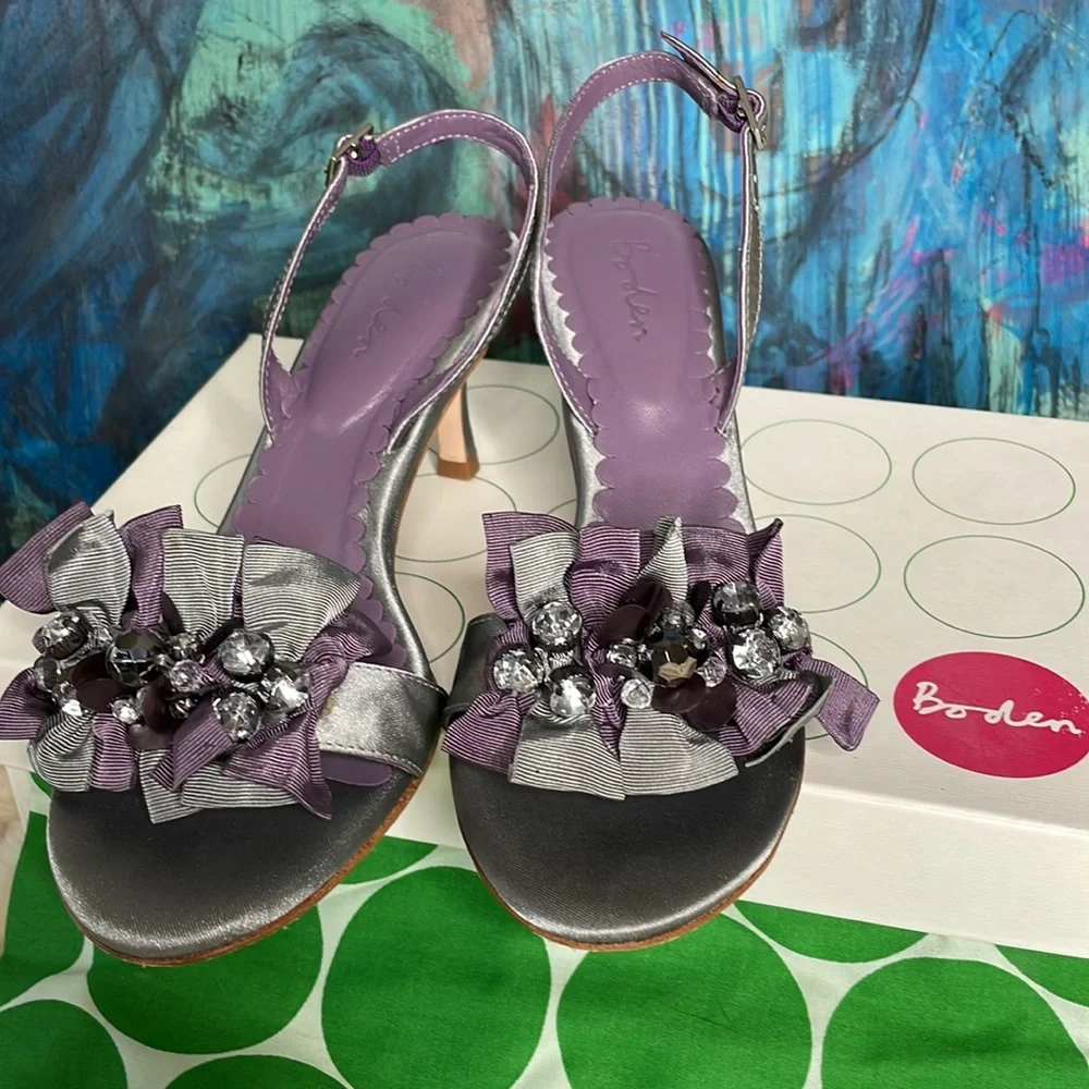 {Boden} 💚 💜 Purple and Grey Embellished Heel with Shoe Bag & Box - Picture 2 of 6